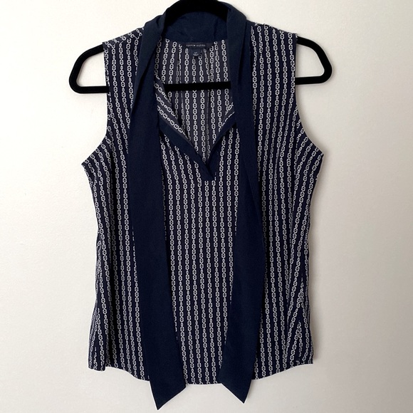 Tommy Hilfiger navy small sleeveless blouse in chain print with tie front - Picture 1 of 5